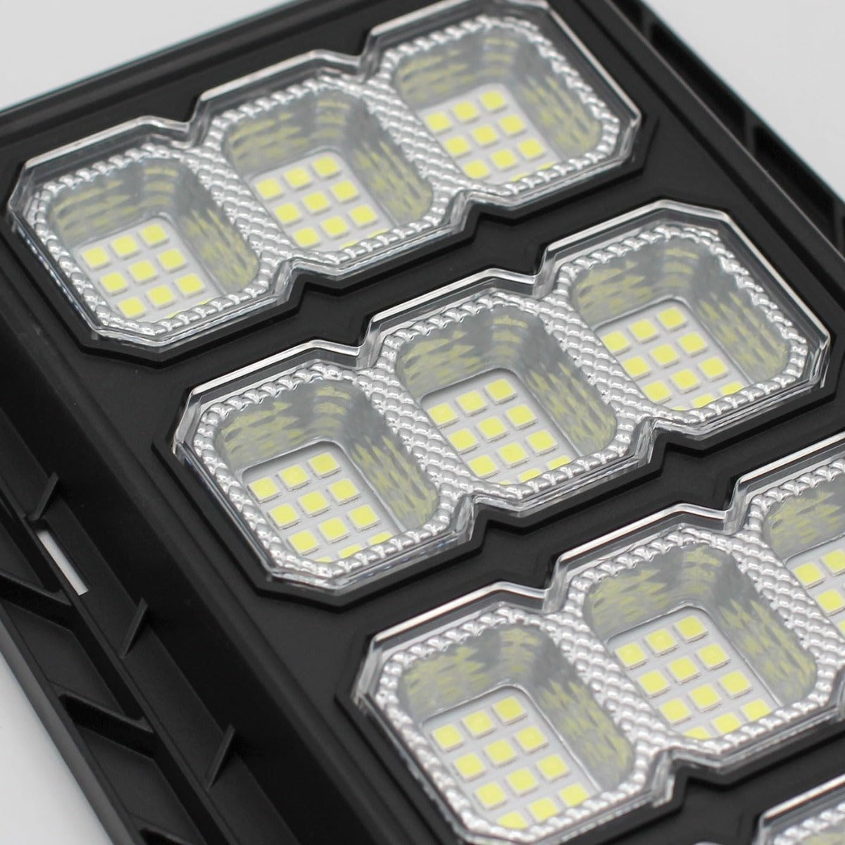 Lampione Solare LED Esterno con Staffa - 400W, 216 LED, Telecomando e Sensore di Movimento